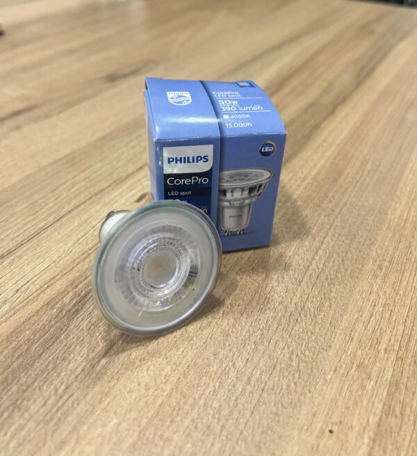 Λάμπα για σποτ 220V